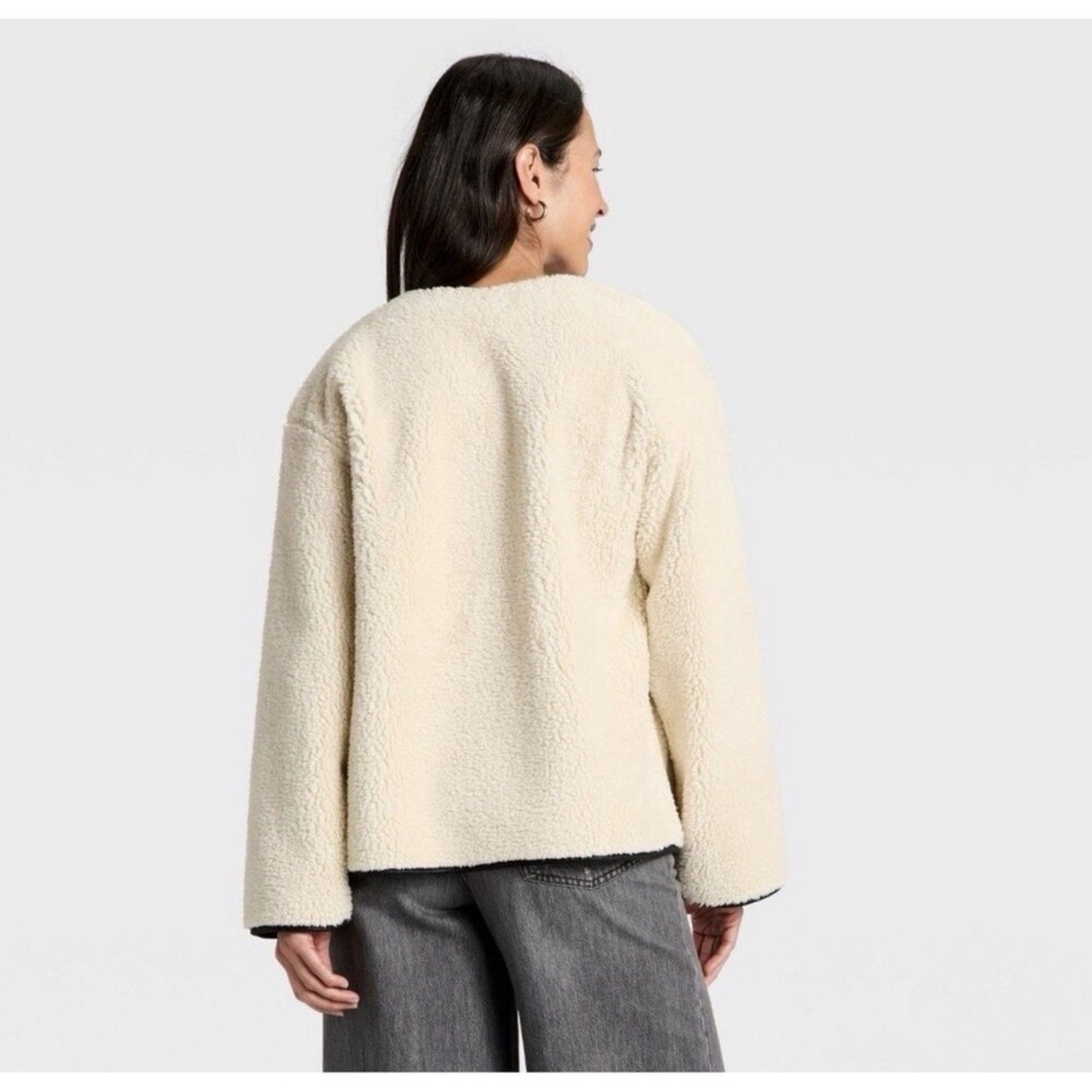 Universal Thread Women’s Faux Shearling Coat - Cream Size Extra Small NWT - Picture 2 of 10